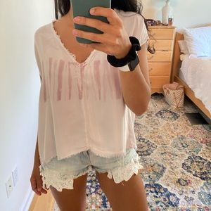 Light pink tie dye flowy blouse!